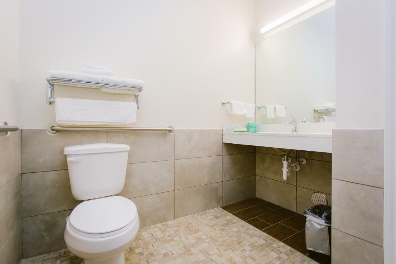 Scottish Inn & Suites Baytown Dış mekan fotoğraf