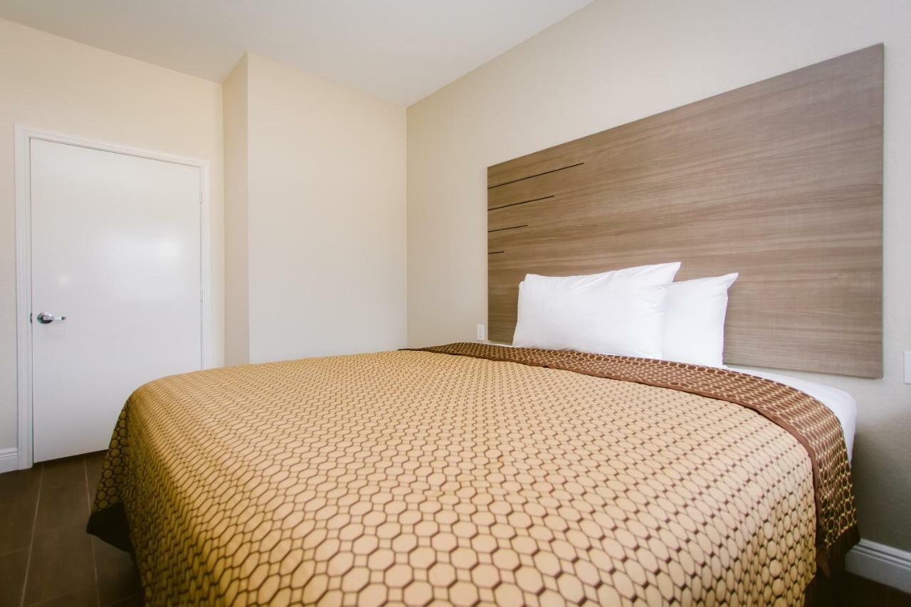 Scottish Inn & Suites Baytown Dış mekan fotoğraf